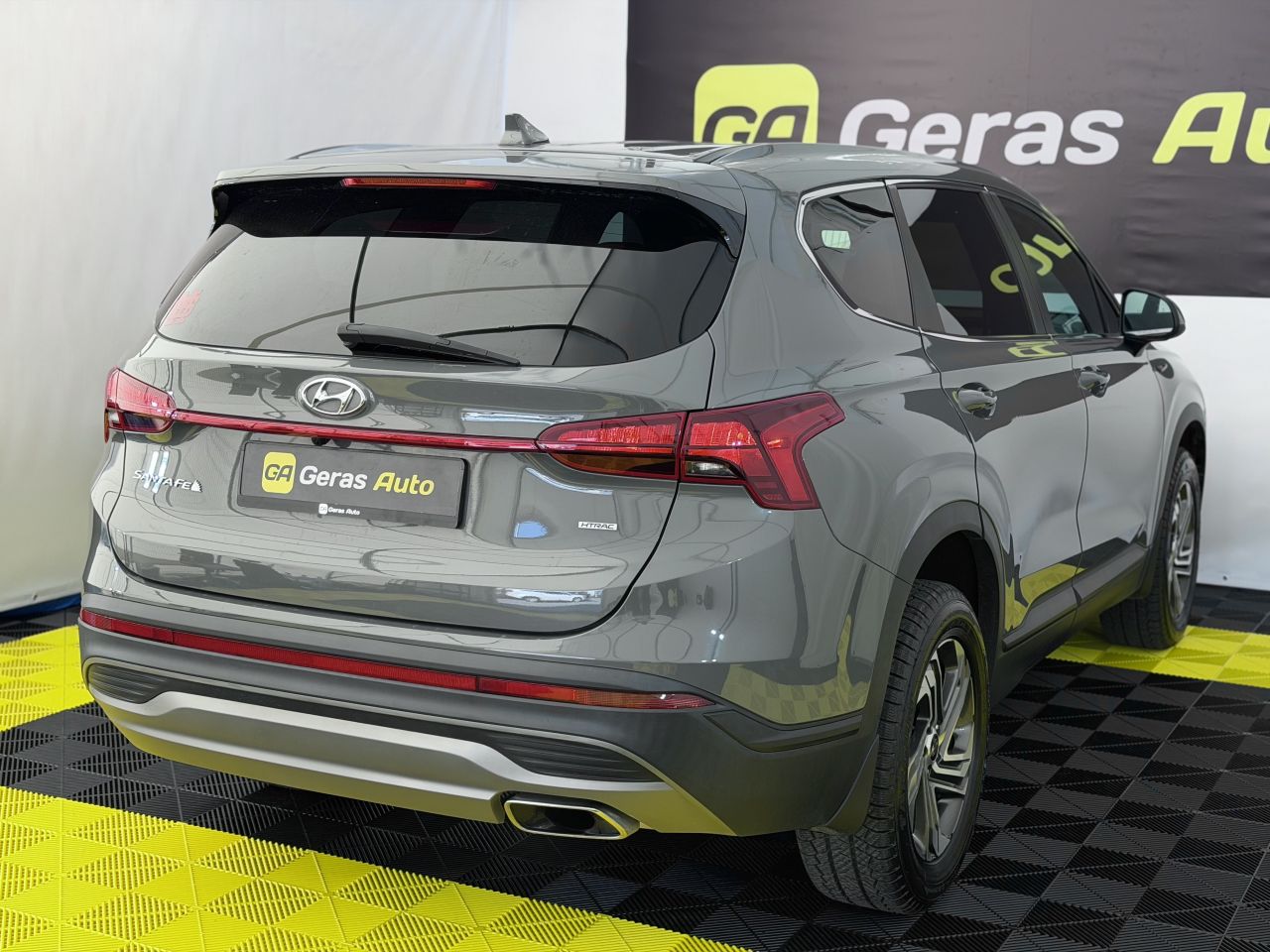 Hyundai Santa Fe | 3