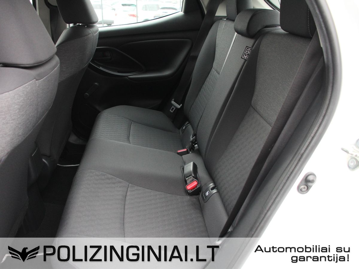 Toyota Yaris | 12
