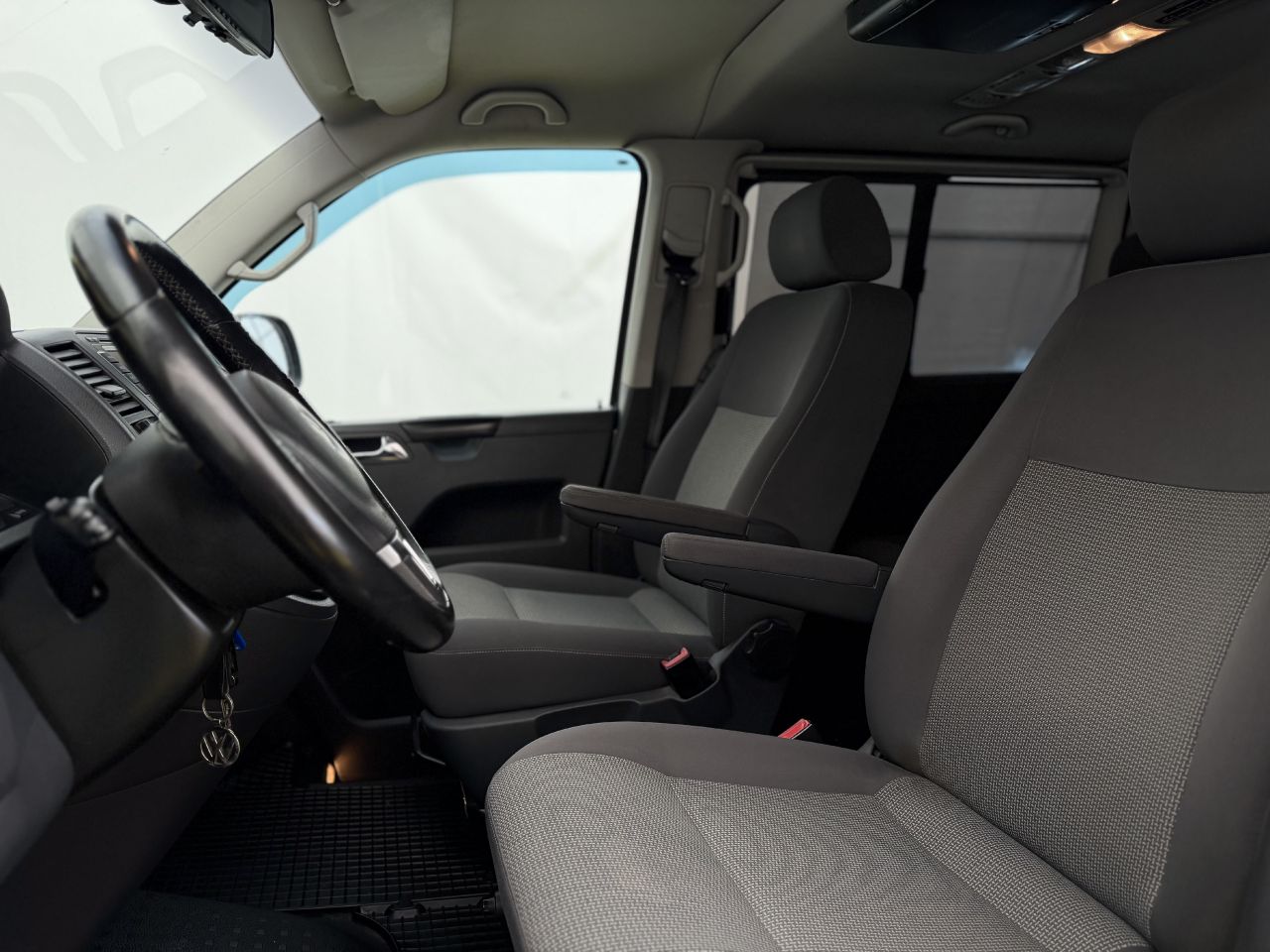 Volkswagen Caravelle | 9