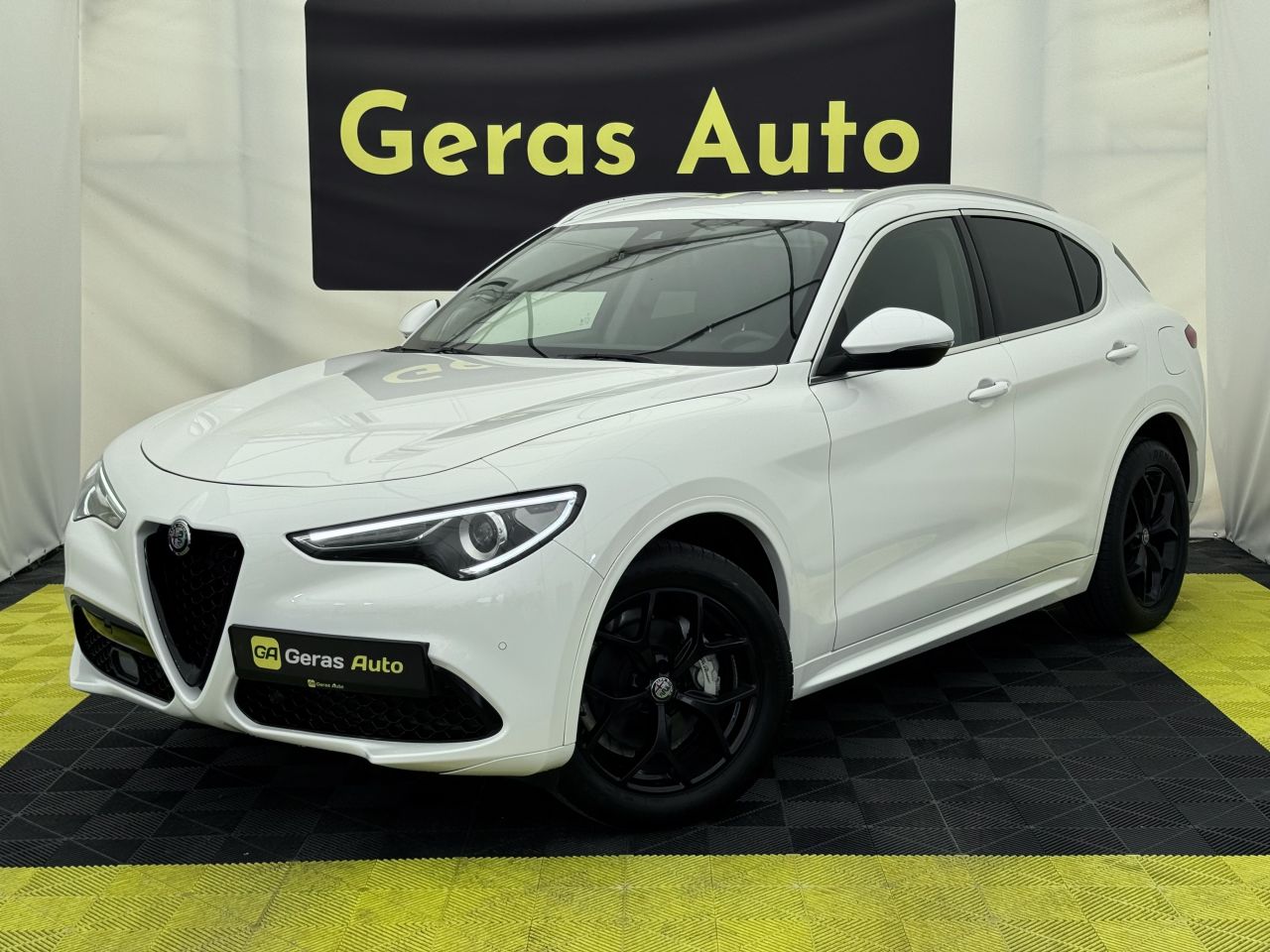 Alfa Romeo Stelvio, visureigis