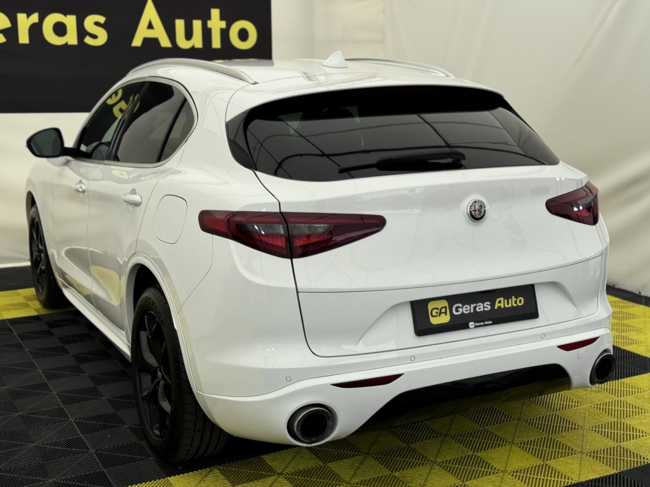 Alfa Romeo Stelvio | 5