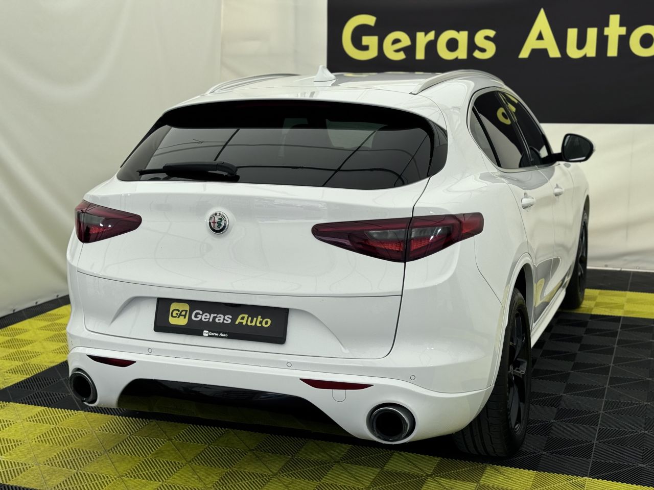 Alfa Romeo Stelvio | 3