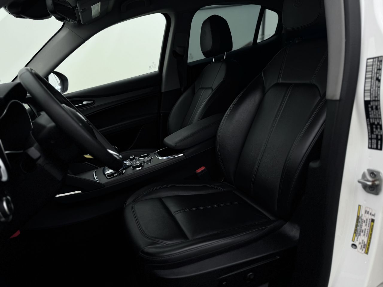 Alfa Romeo Stelvio | 8