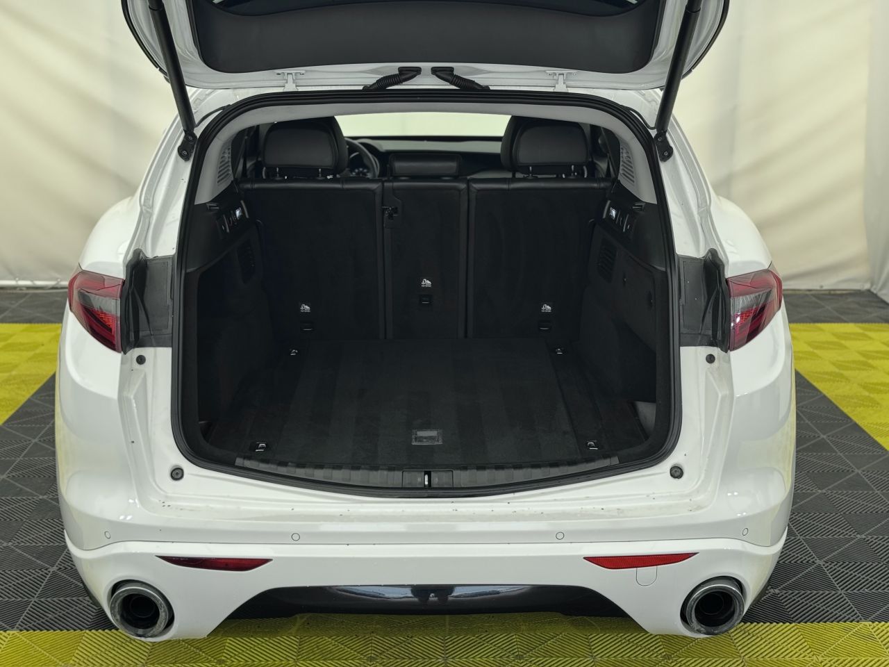 Alfa Romeo Stelvio | 10