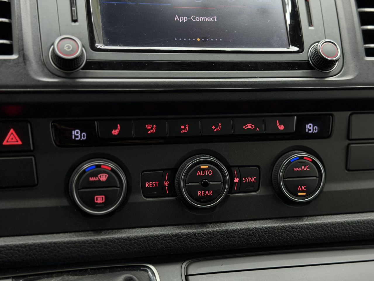 Volkswagen Multivan | 18