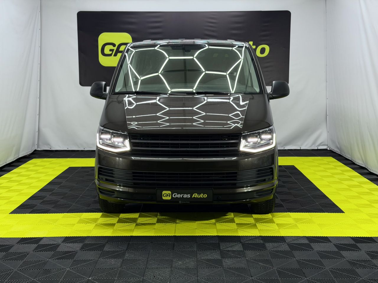 Volkswagen Multivan | 6