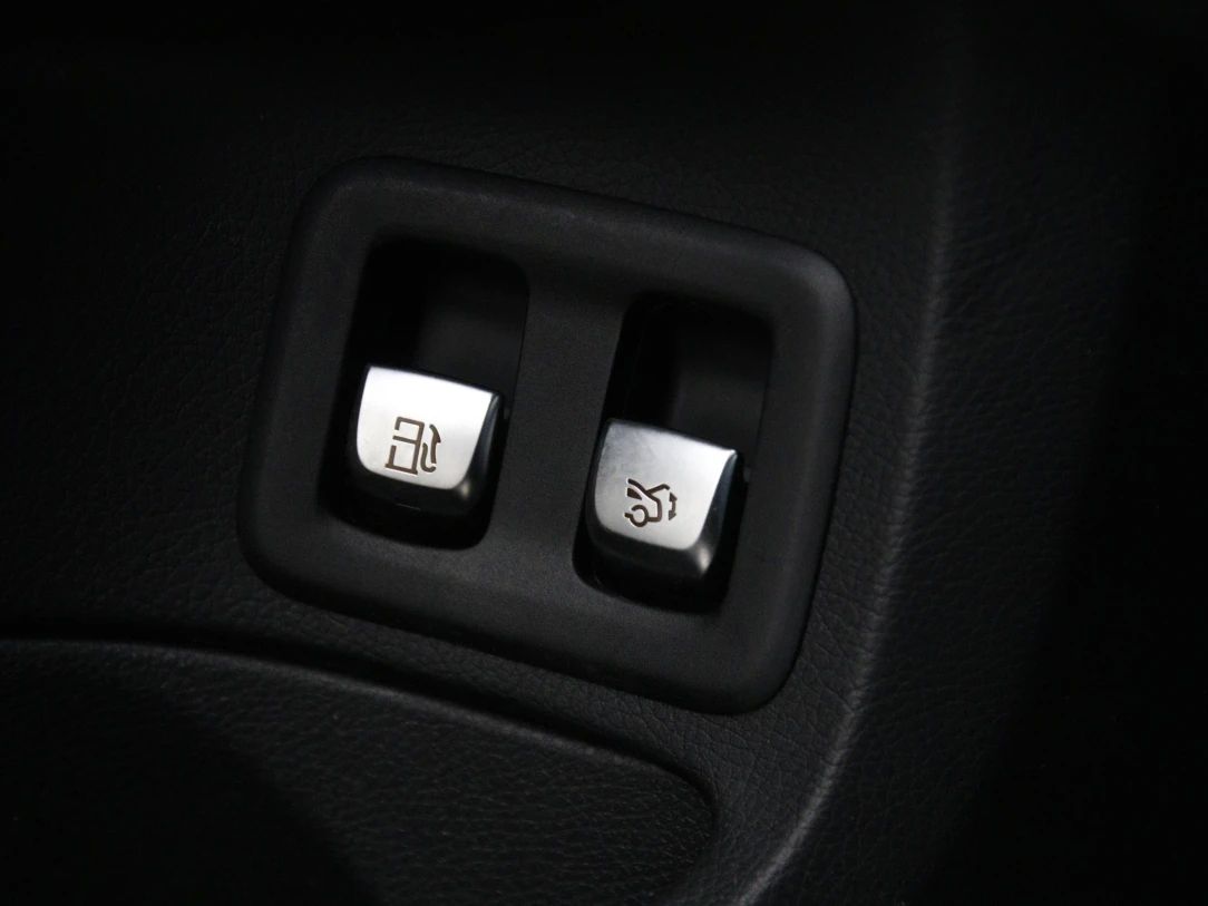 Mercedes-Benz C300 | 42