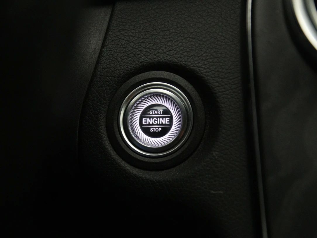 Mercedes-Benz C300 | 32