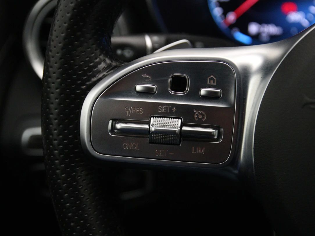 Mercedes-Benz C300 | 34