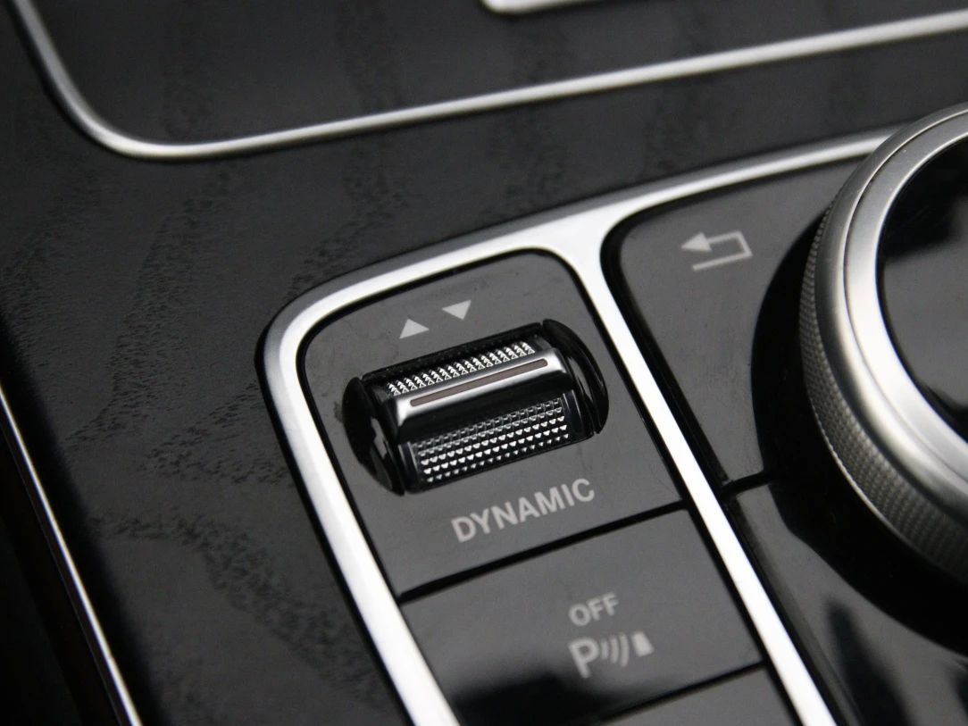 Mercedes-Benz C300 | 30