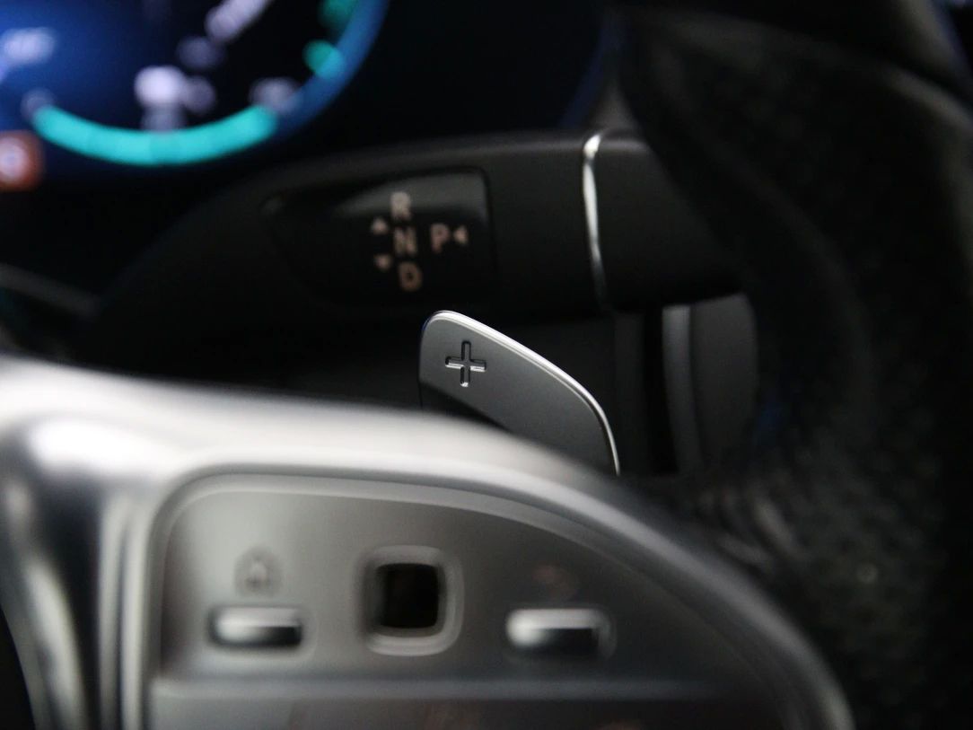 Mercedes-Benz C300 | 33