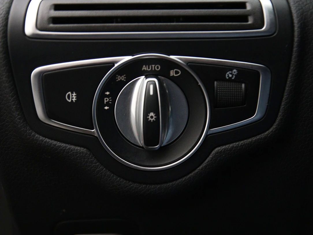 Mercedes-Benz C300 | 26