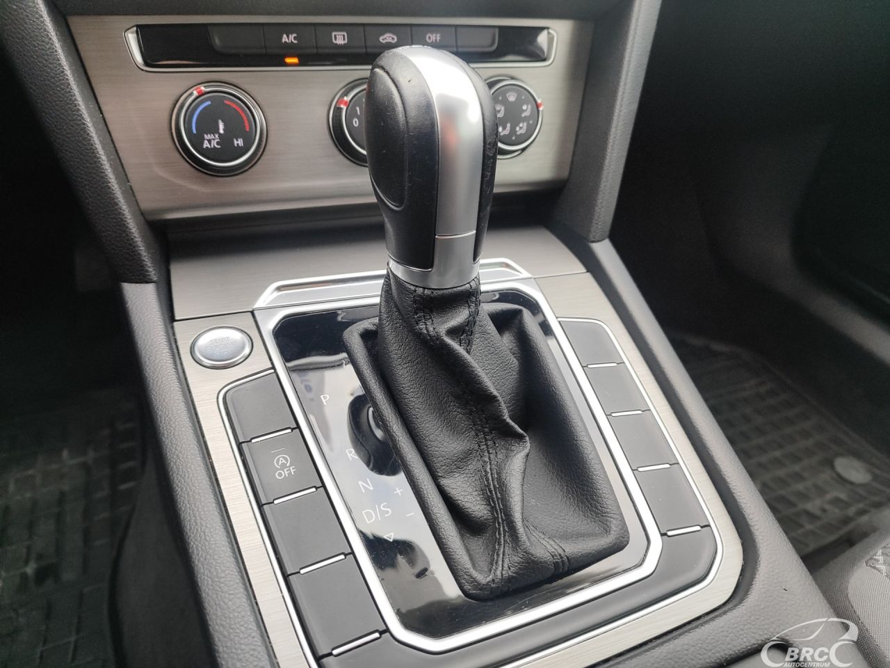 Volkswagen Passat | 24