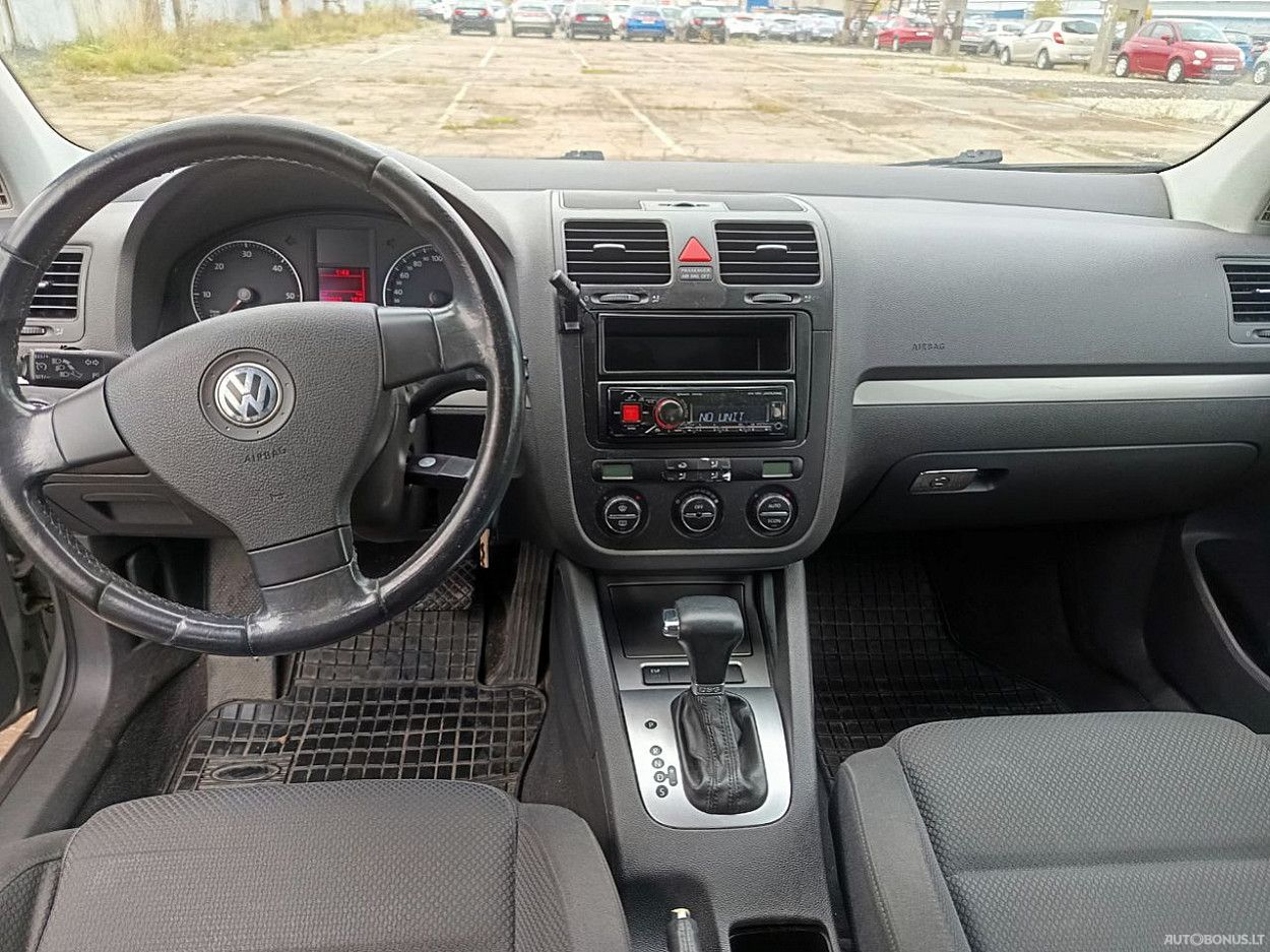 Volkswagen Golf | 4