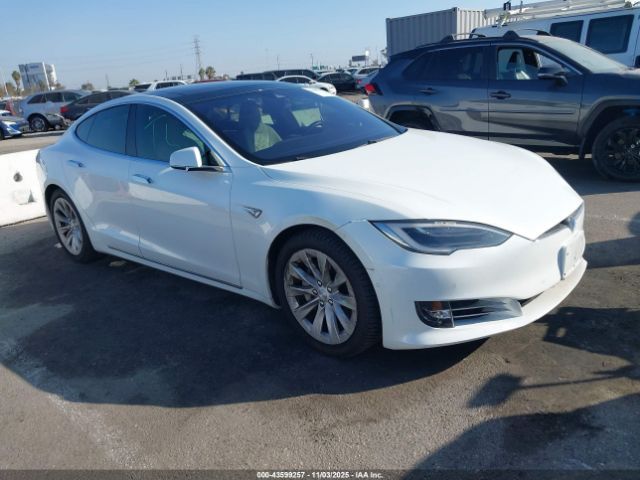 Tesla Model S, hečbekas