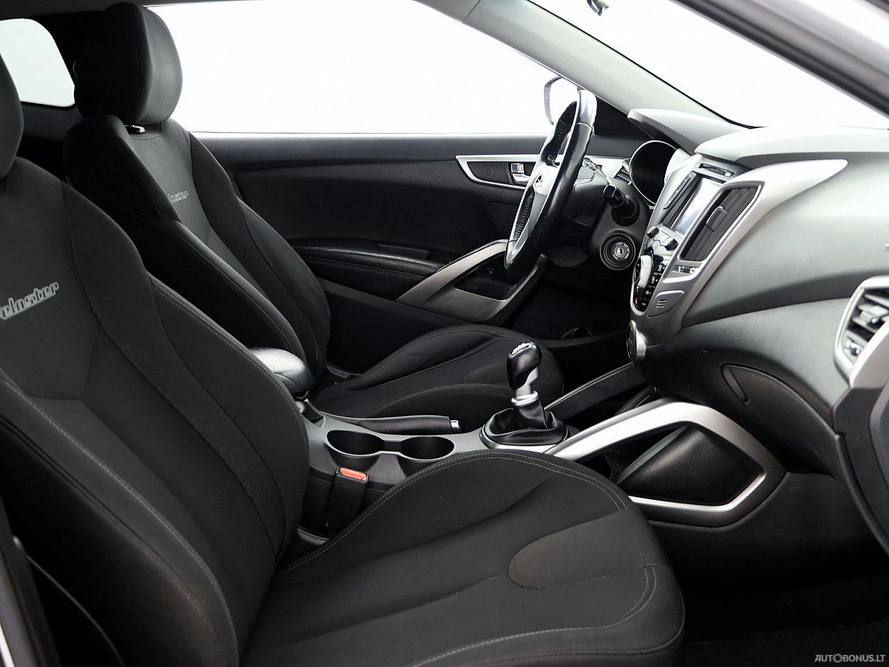 Hyundai Veloster | 5