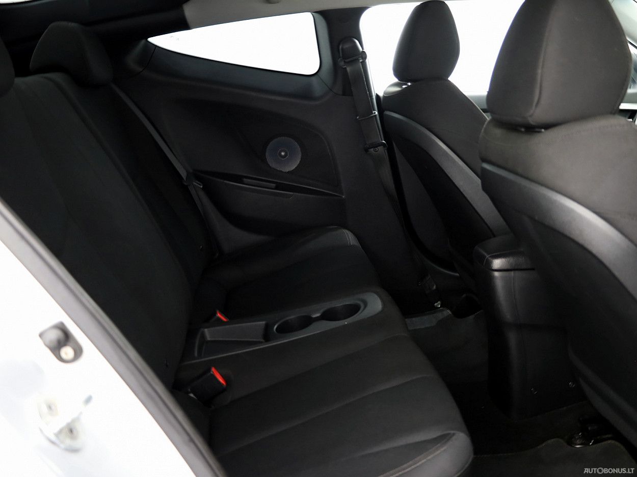 Hyundai Veloster | 6