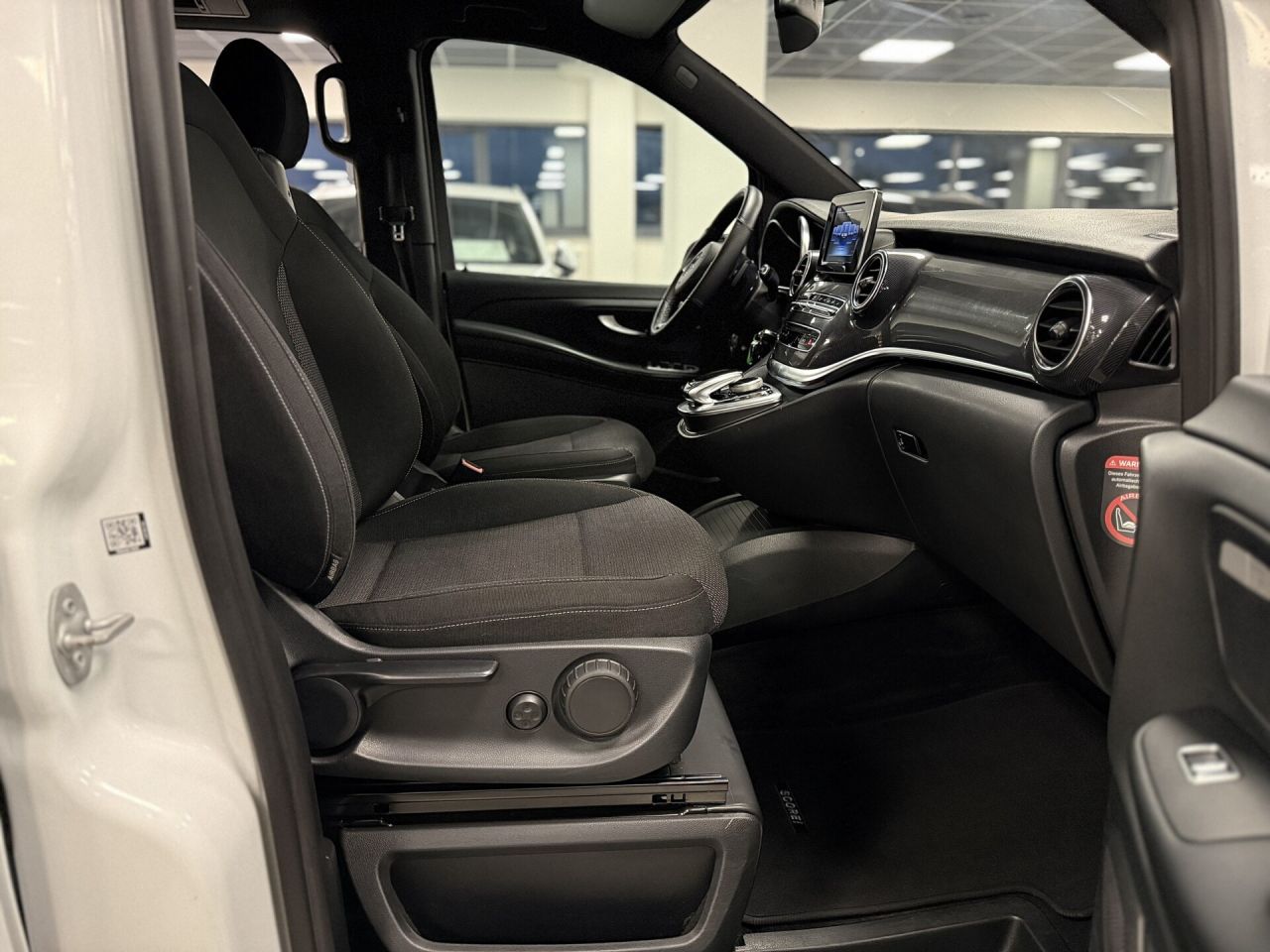 Mercedes-Benz V220 | 18