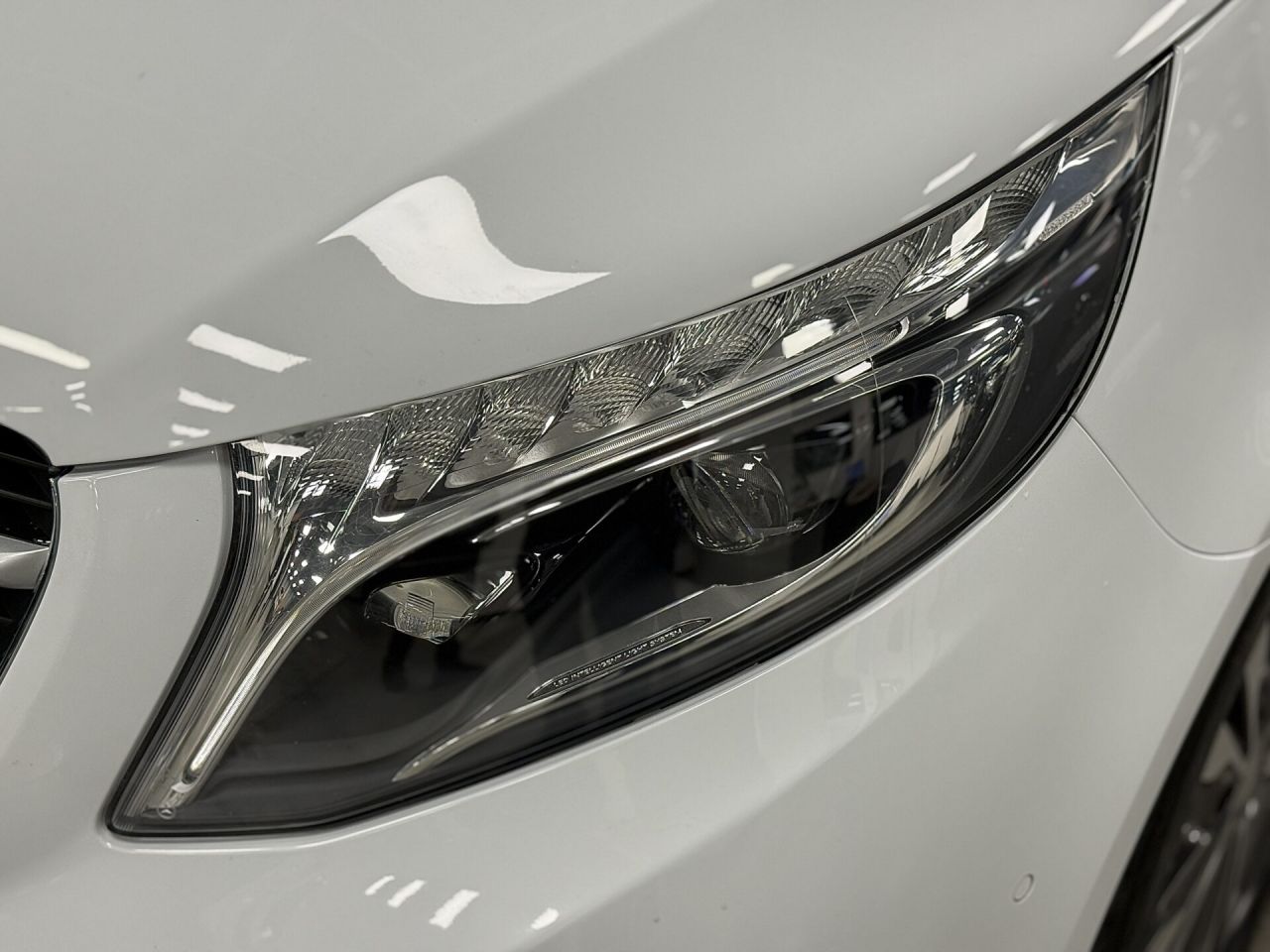 Mercedes-Benz V220 | 6