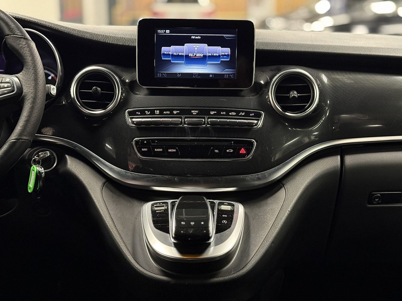 Mercedes-Benz V220 | 19