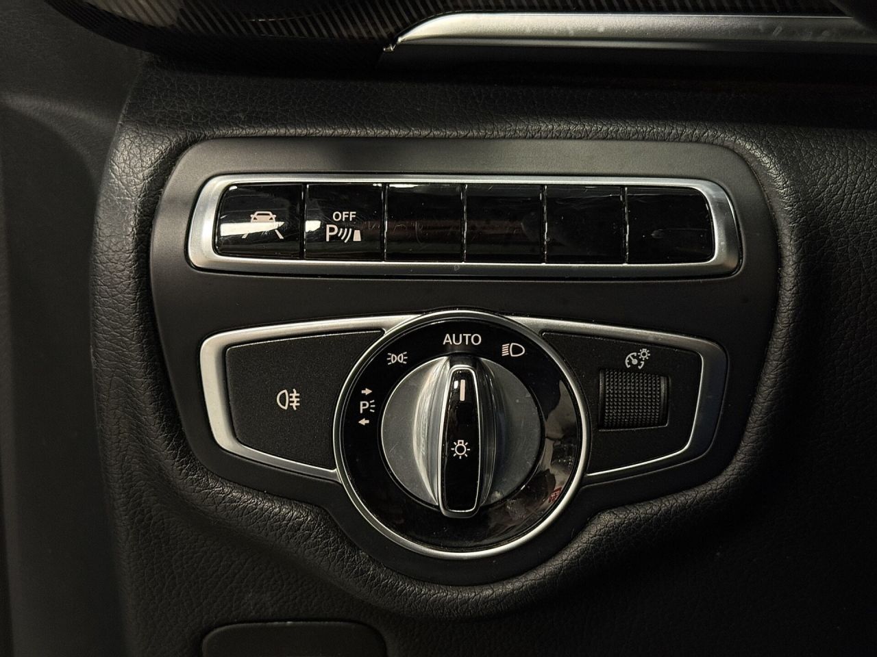 Mercedes-Benz V220 | 13