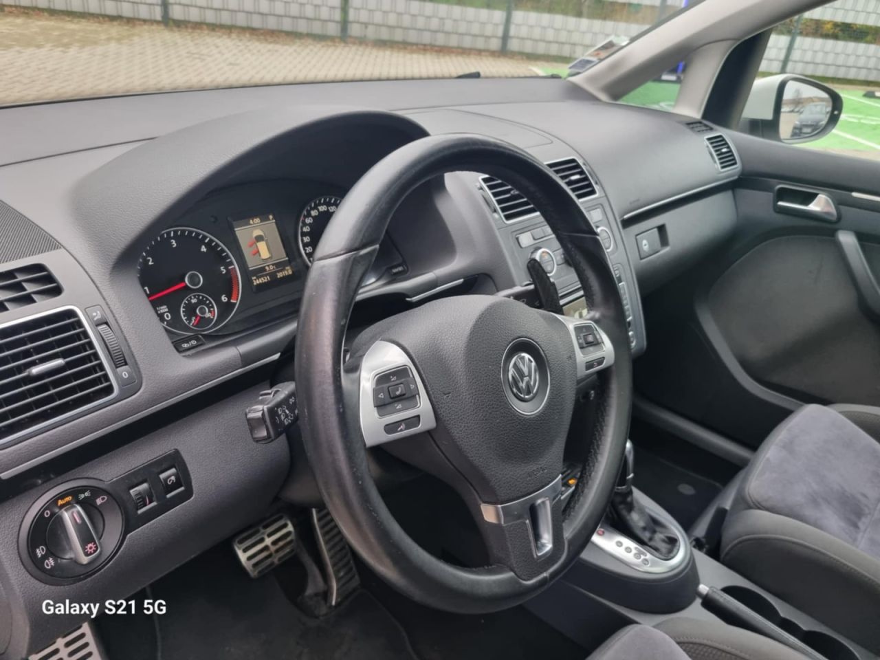 Volkswagen Touran | 9