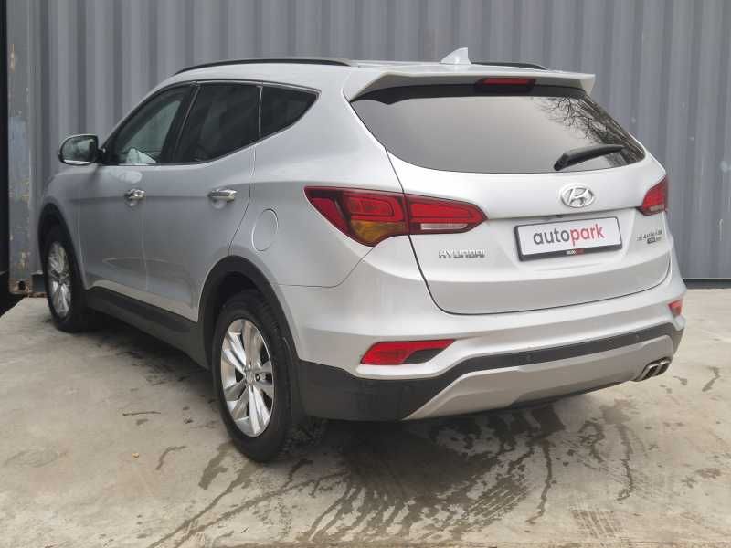 Hyundai Santa Fe | 3