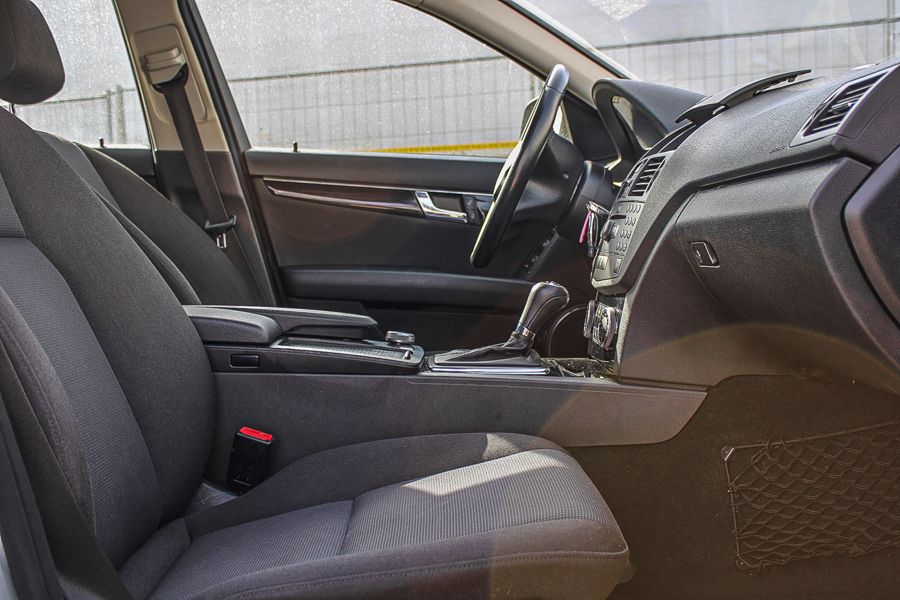 Mercedes-Benz C180 | 8