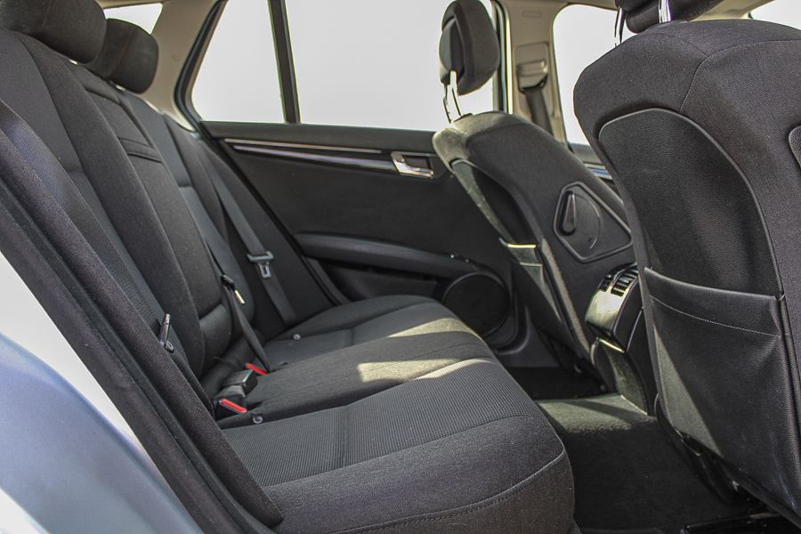 Mercedes-Benz C180 | 9