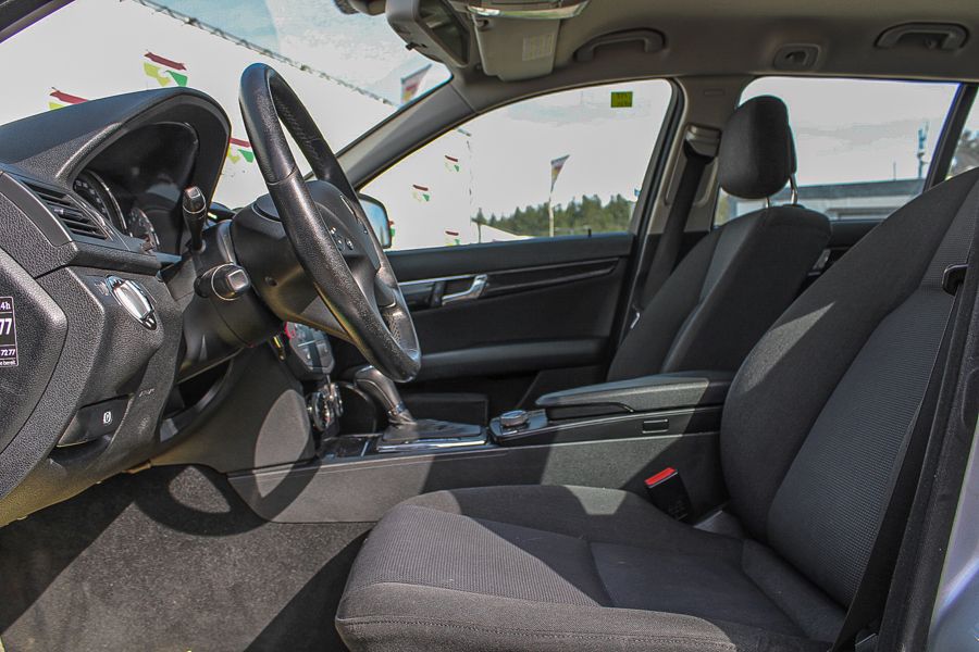 Mercedes-Benz C180 | 6