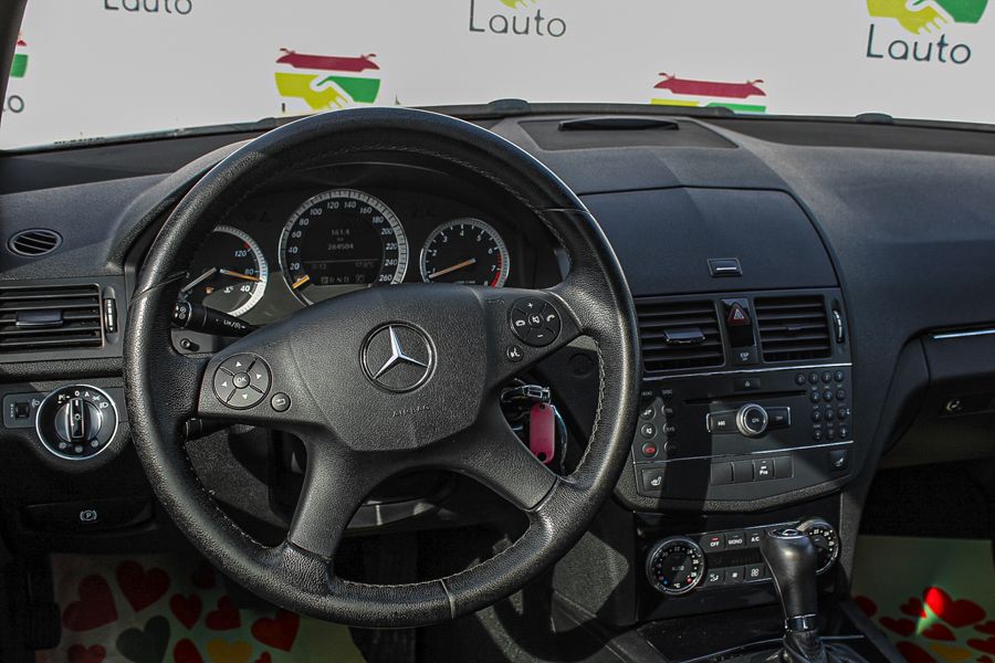 Mercedes-Benz C180 | 4