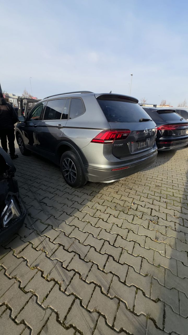 Volkswagen Tiguan | 1