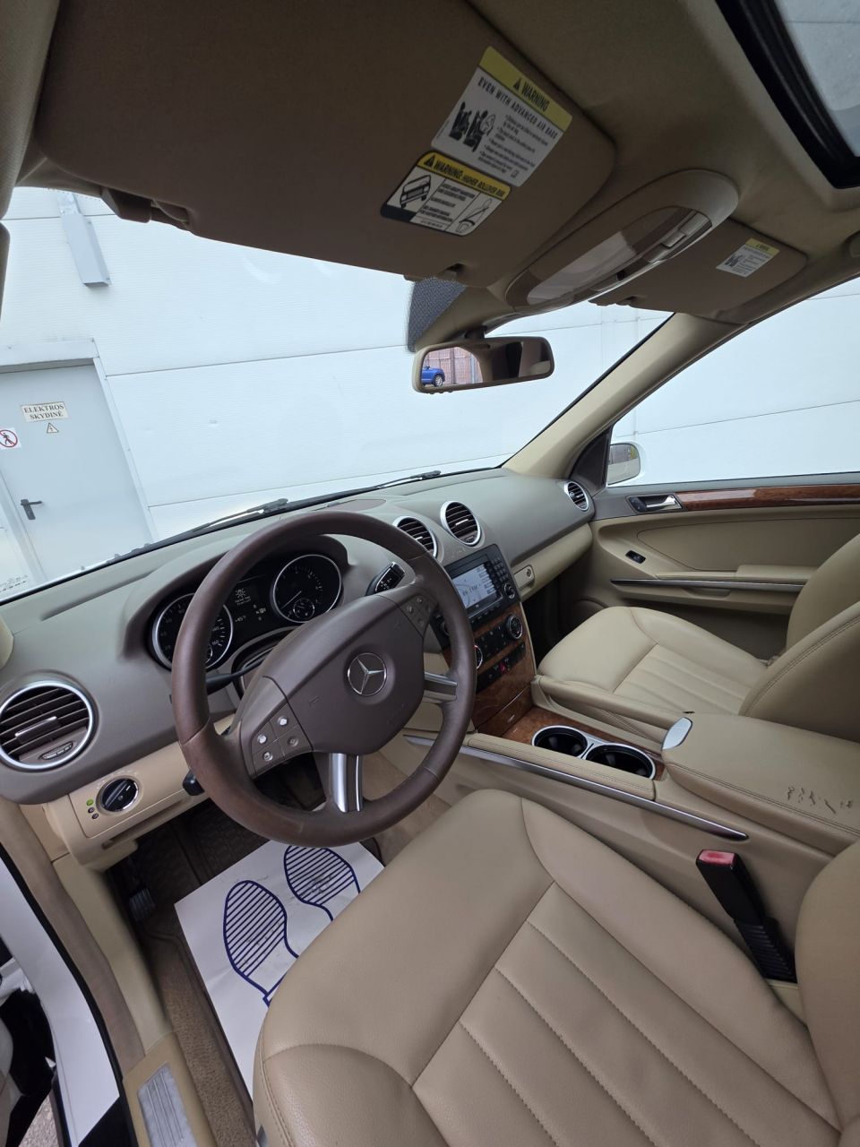 Mercedes-Benz ML350 | 7