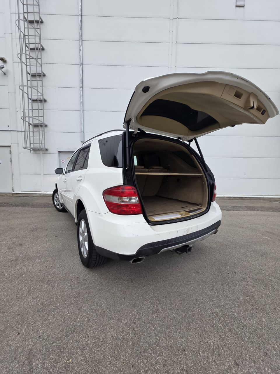 Mercedes-Benz ML350 | 9