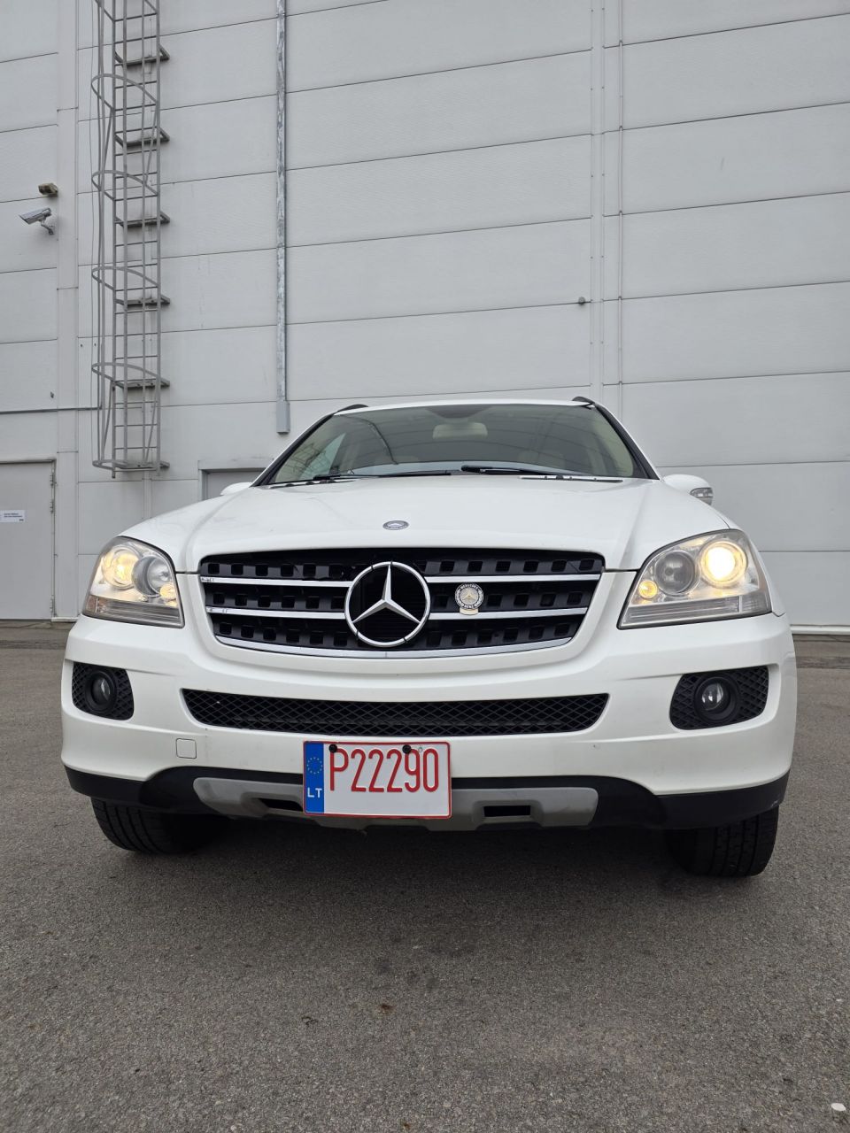 Mercedes-Benz ML350 | 5