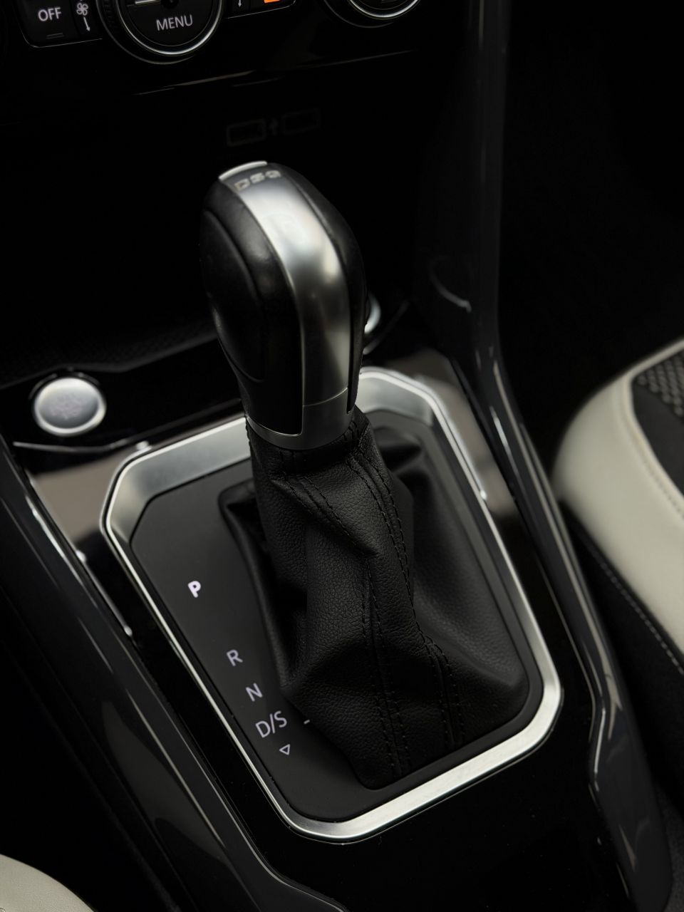 Volkswagen T-Roc | 19