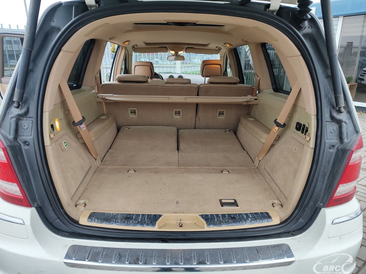 Mercedes-Benz GL450 | 11