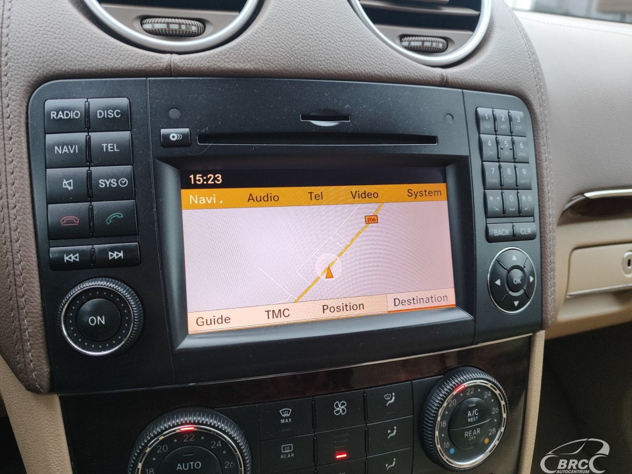 Mercedes-Benz GL450 | 31