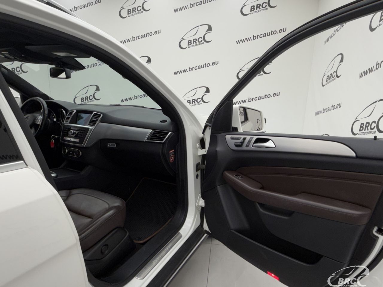 Mercedes-Benz ML350 | 7