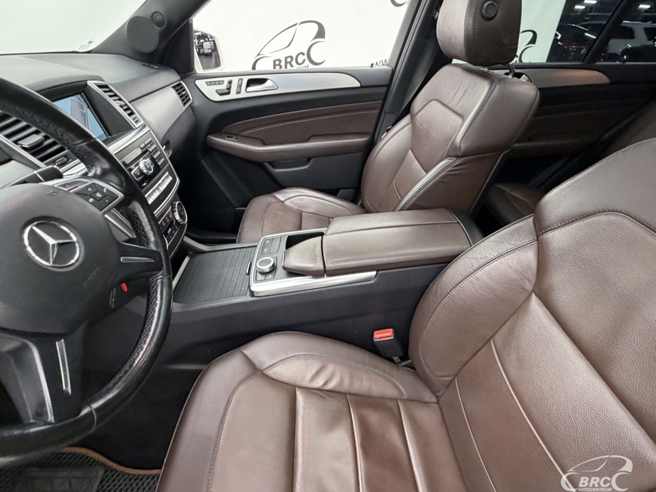 Mercedes-Benz ML350 | 25