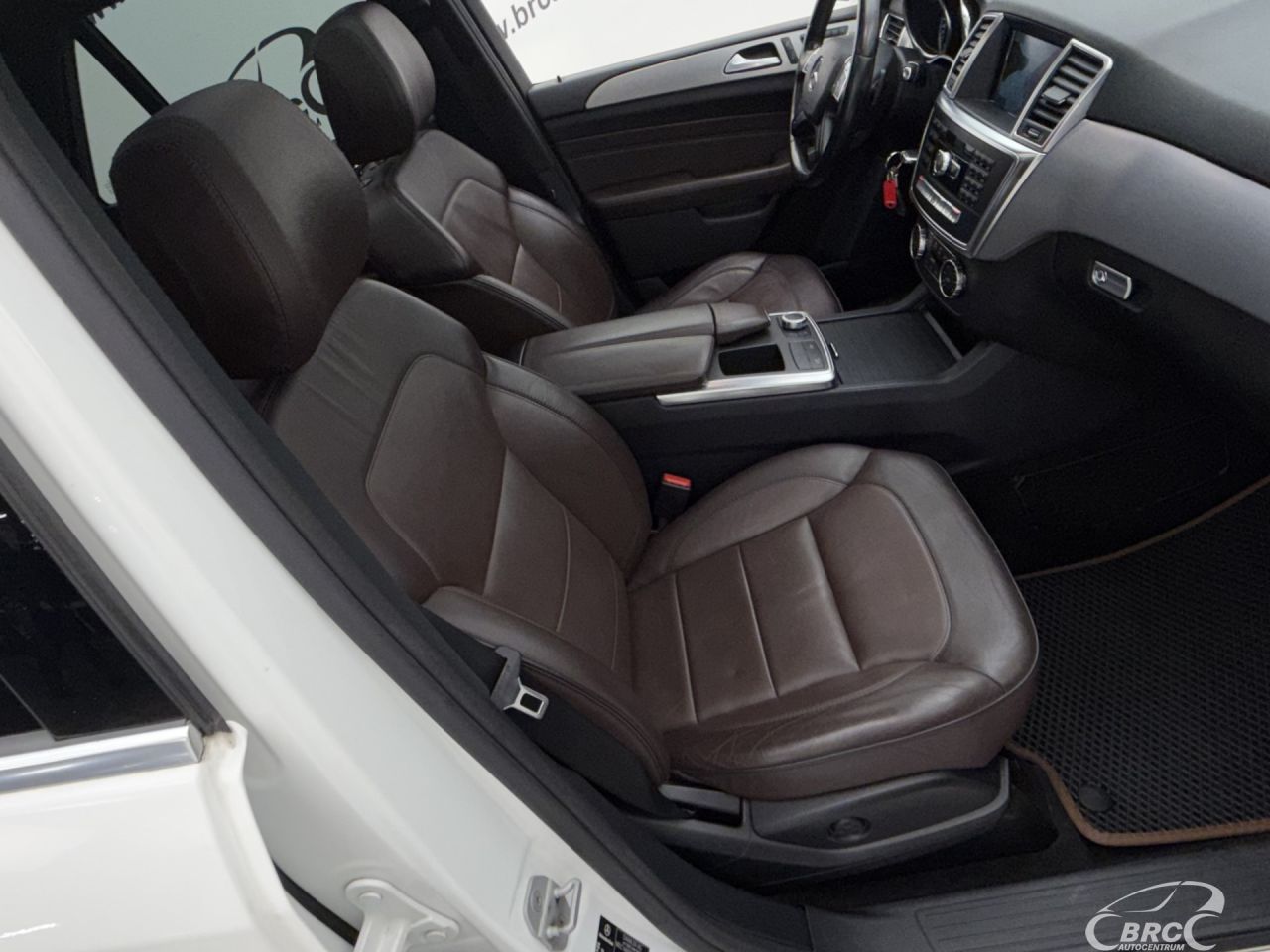 Mercedes-Benz ML350 | 4