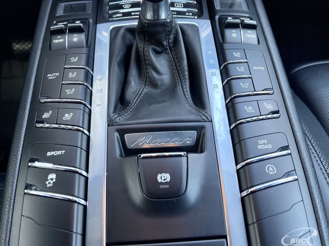 Porsche Macan | 25
