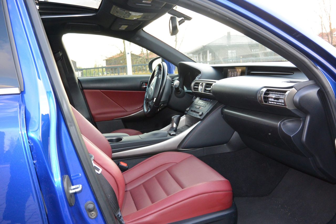 Lexus IS 200 | 15