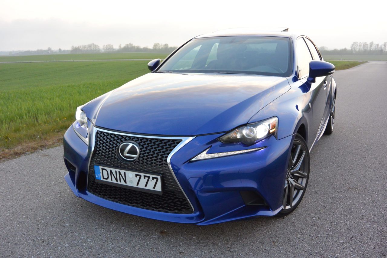 Lexus IS 200 | 4