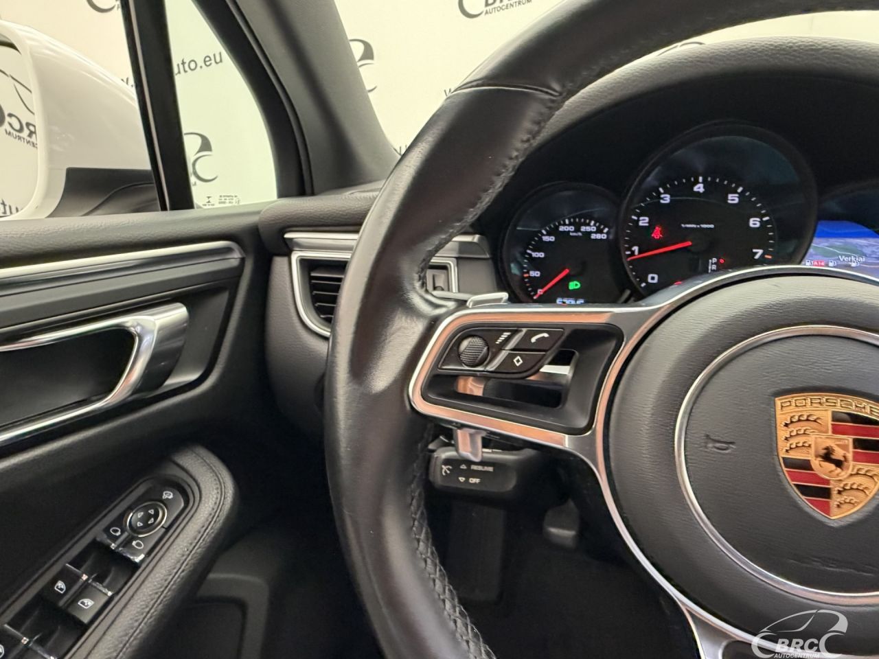 Porsche Macan | 28