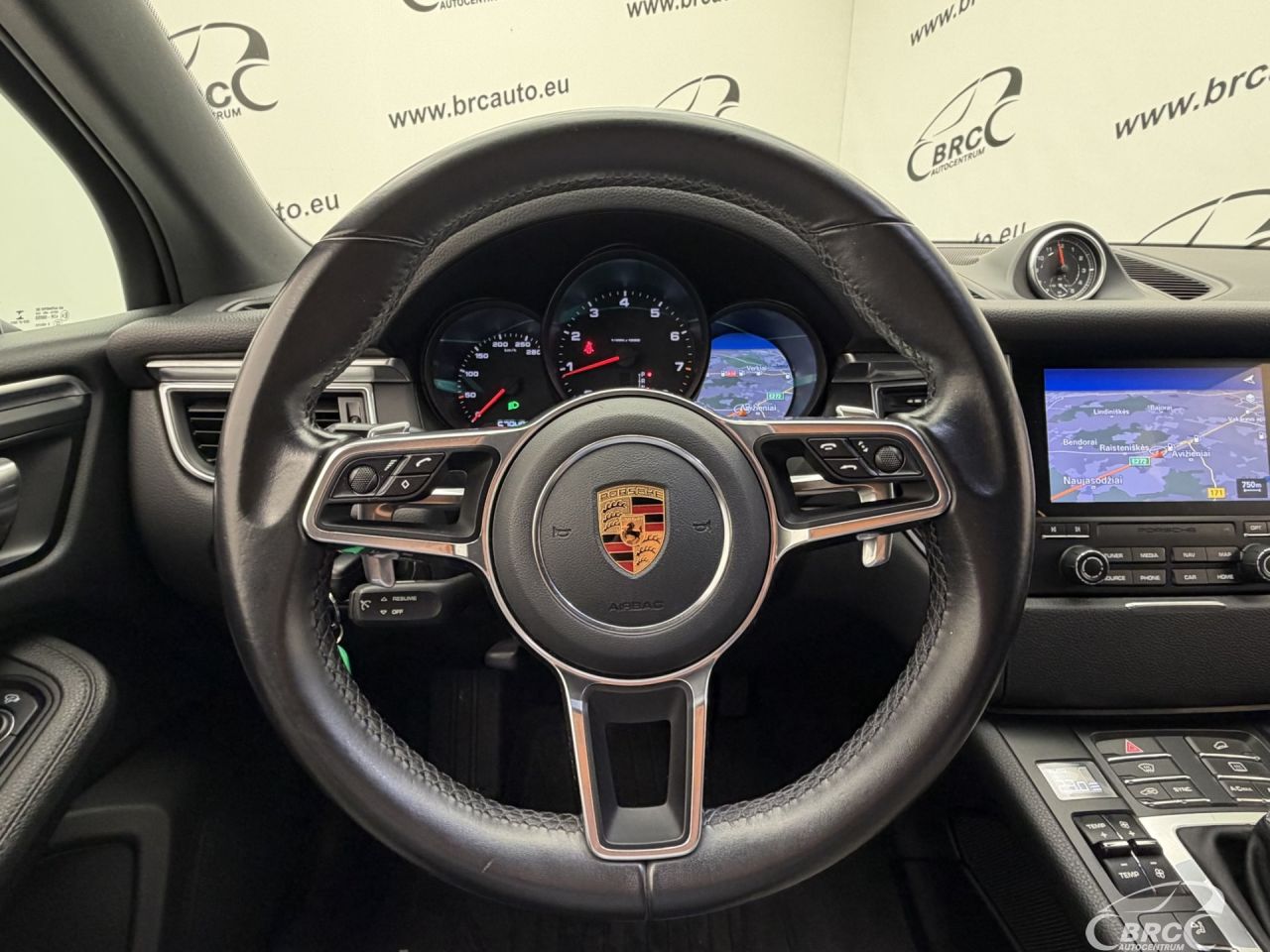 Porsche Macan | 26