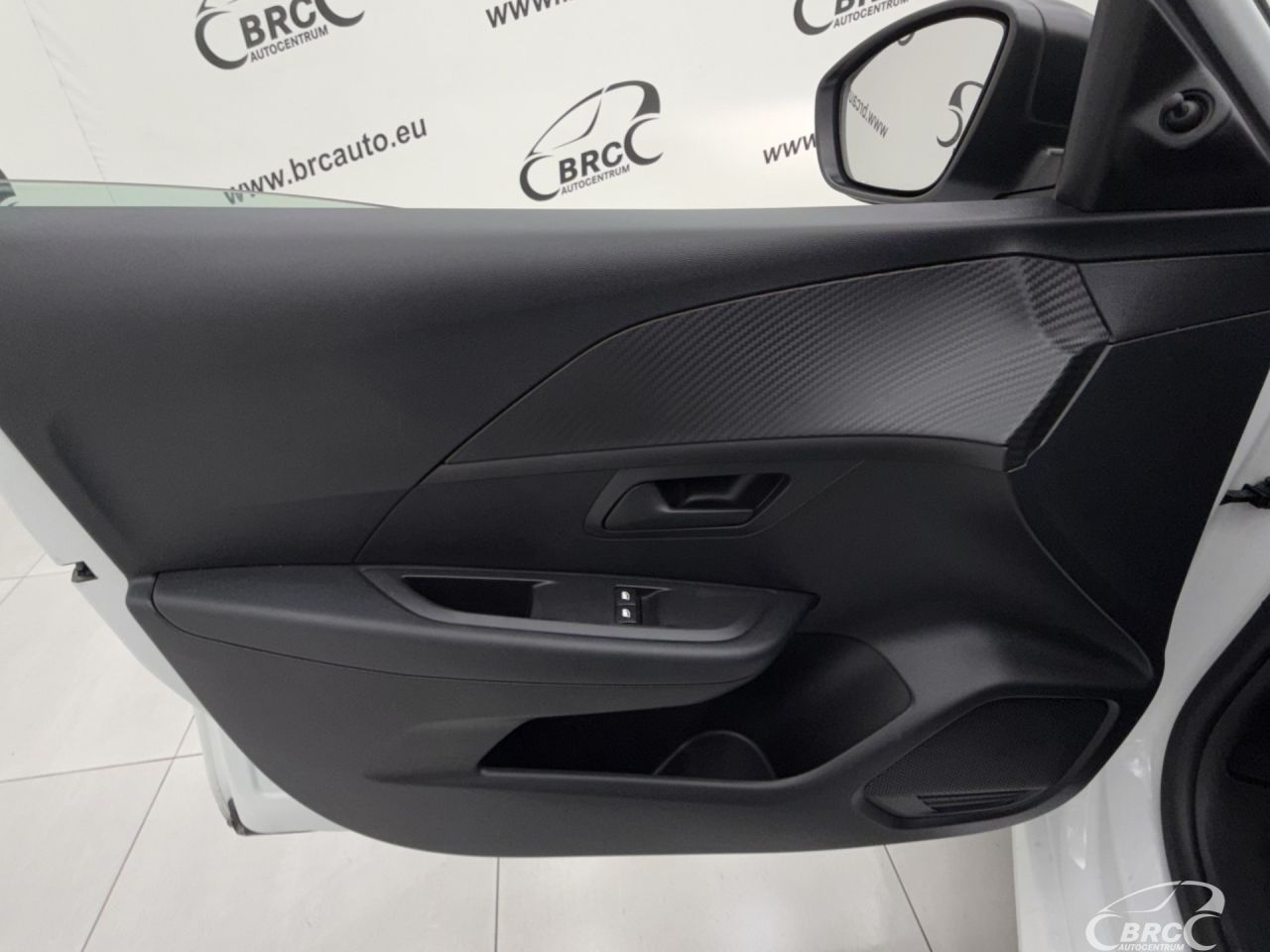 Peugeot 208 | 19