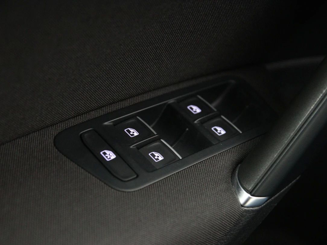 Volkswagen Golf | 25