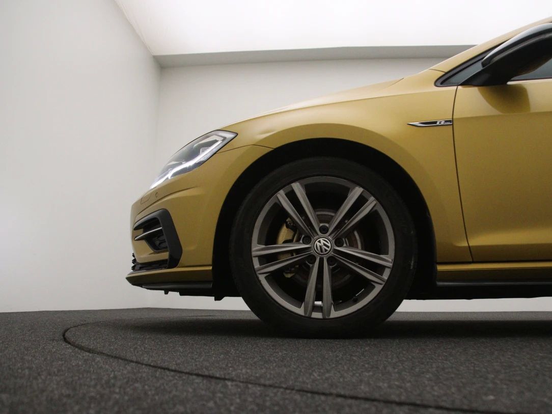 Volkswagen Golf | 27