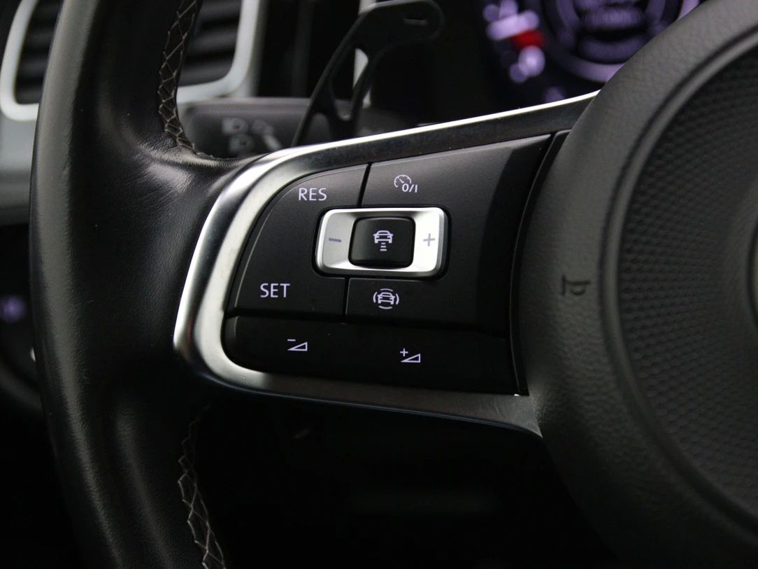 Volkswagen Golf | 30